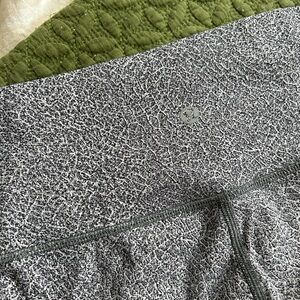 Lululemon cropped leggings